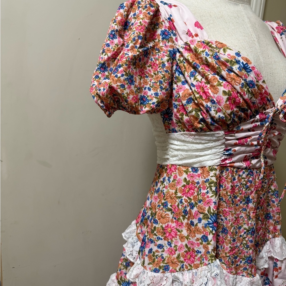 Floral Short Dress. New without tags. Size small. - Picture 5 of 12